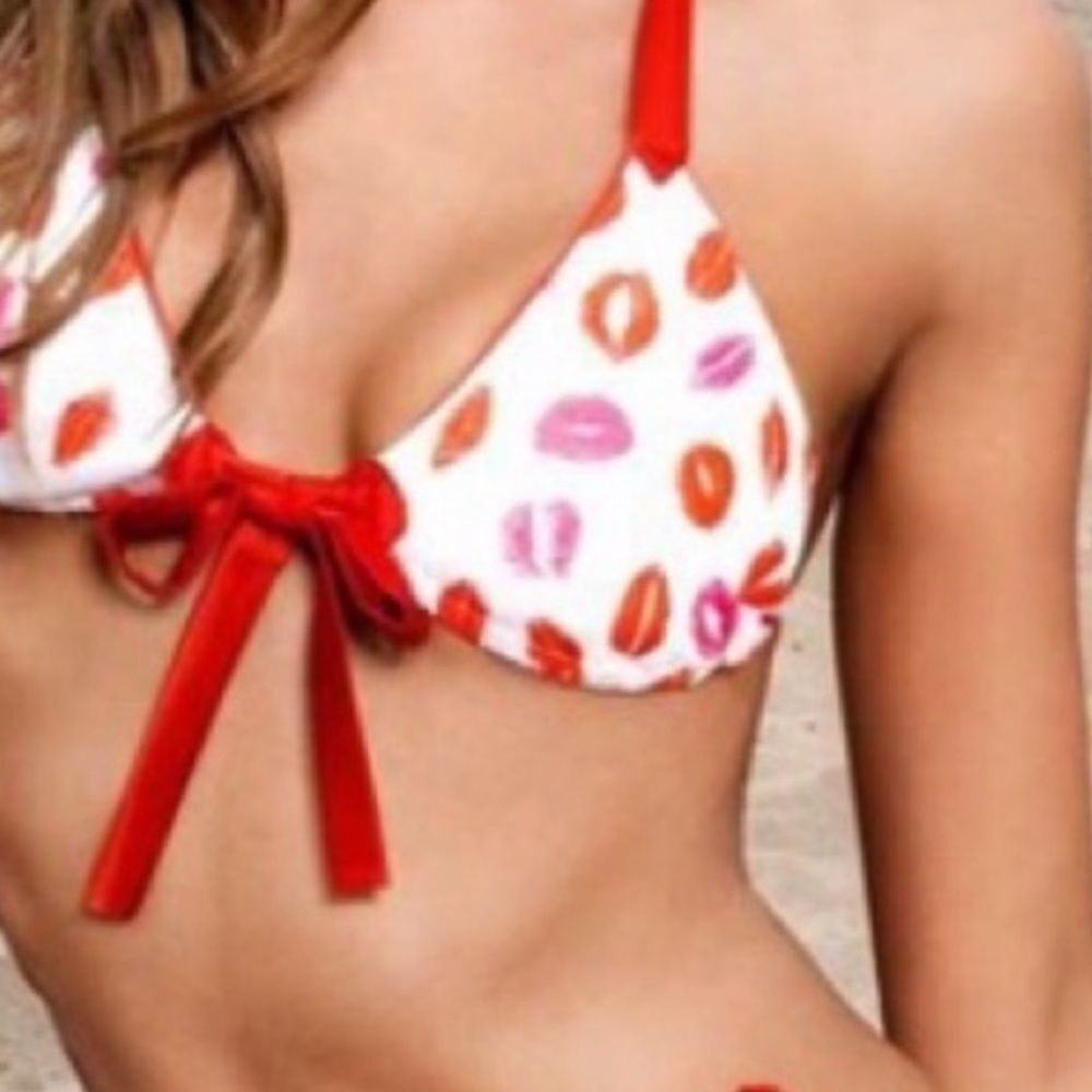 Beach Bunny Steal My Kisses Bikini Top
